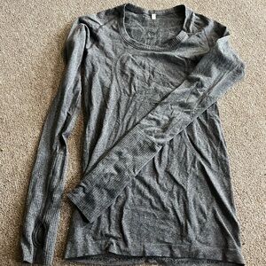 Size 4 lulu lemon swiftly long sleeve